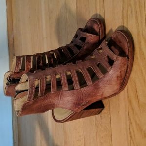 Bedstu Peep Toe Heel in Full Grain Leather. Size 7